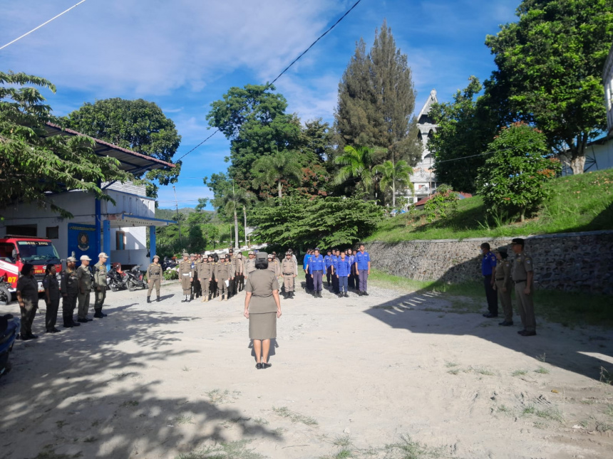 Apel pagi di lingkungan Satuan Polisi Pamong Praja