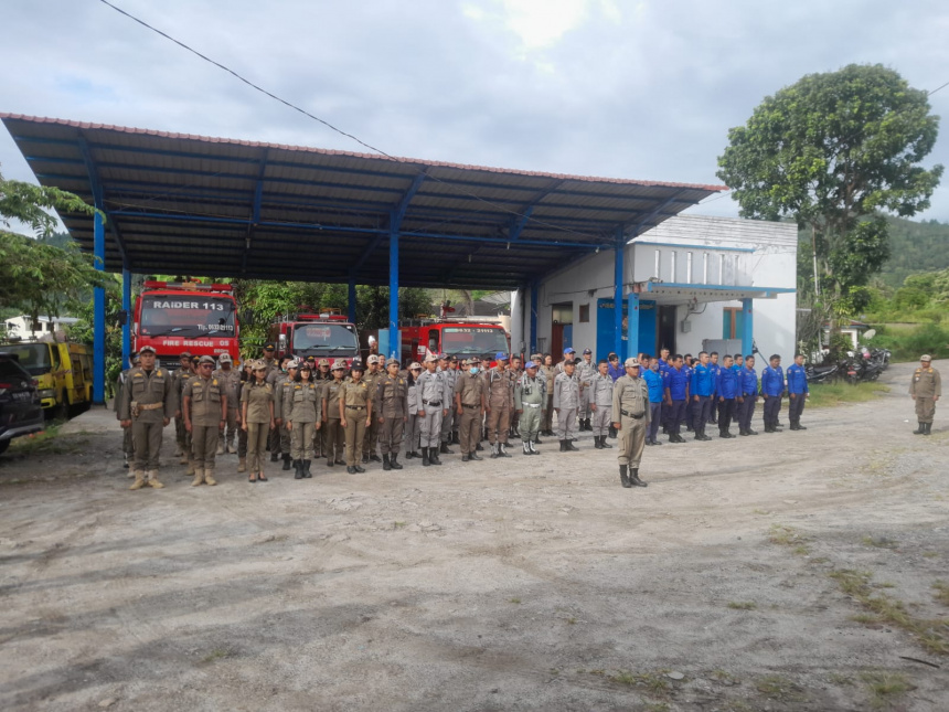 Apel pagi di kantor Satpol PP